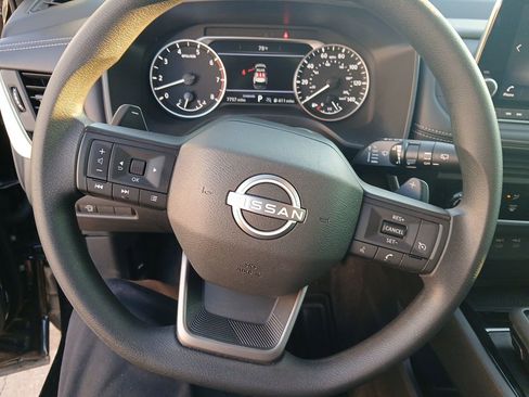 Certified 2025 Nissan Rogue S image 13