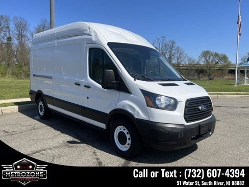 Used 2019 Ford Transit 250 148 High Roof RWD image 4