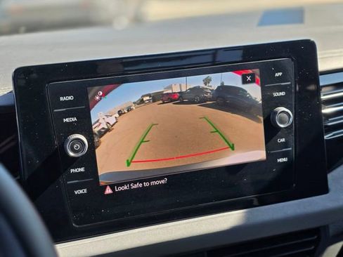 Used 2025 Volkswagen Jetta SE image 30