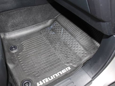 Used 2019 Toyota 4Runner TRD Off-Road Premium AWD/4WD image 49