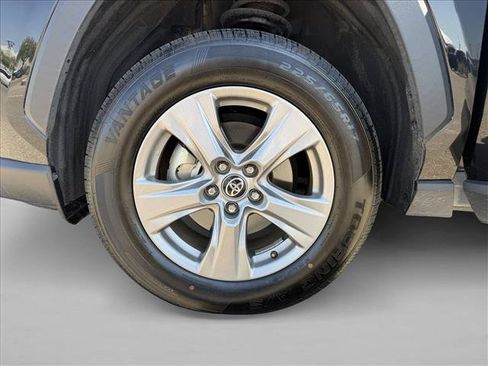Used 2025 Toyota RAV4 XLE FWD image 23