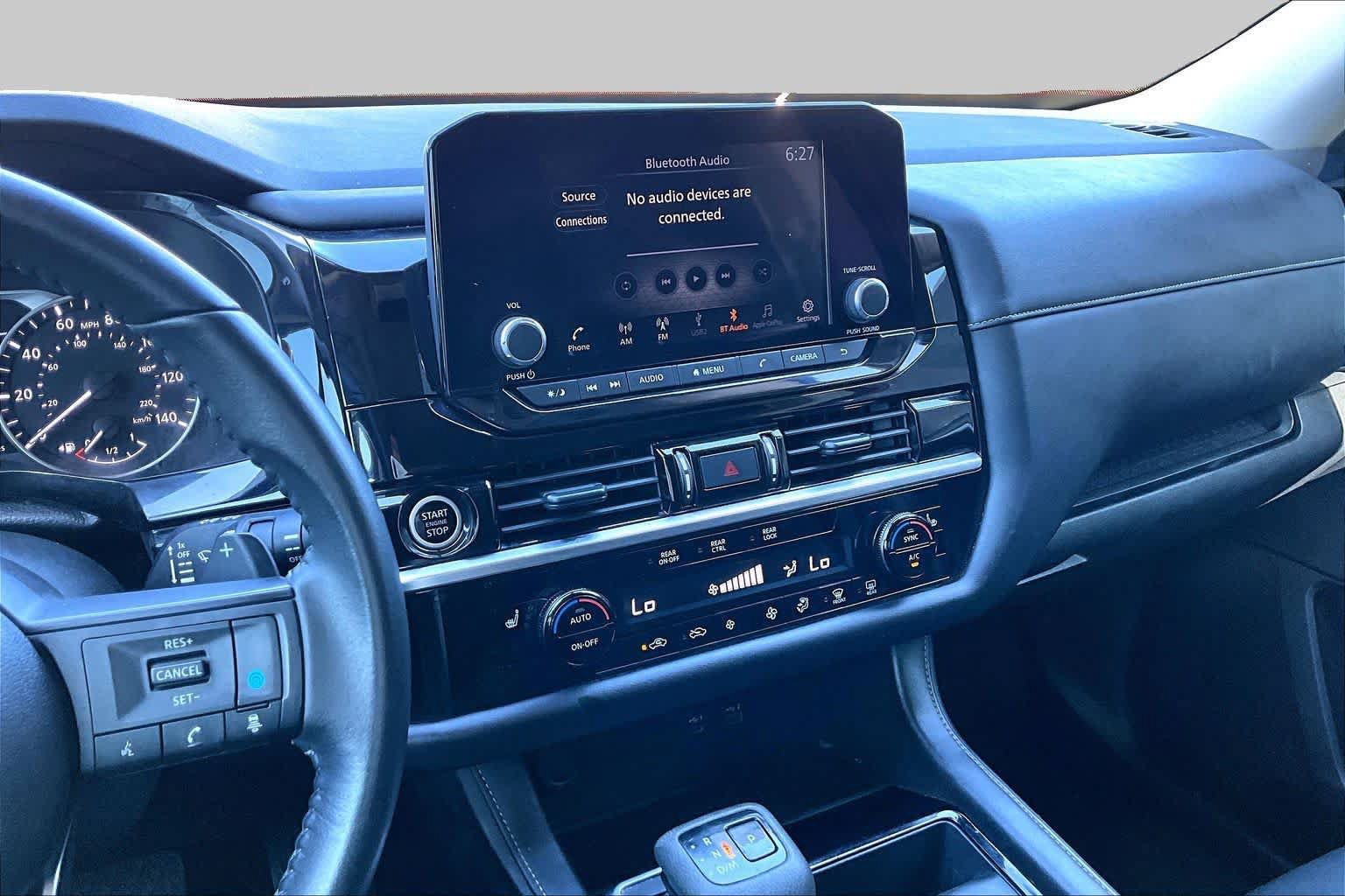 Used 2024 Nissan Pathfinder SV w/ SV Premium Package FWD image 7