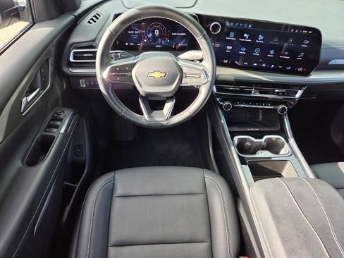 Used 2025 Chevrolet Traverse LT AWD/4WD image 14