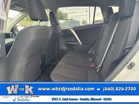 Used 2017 Toyota RAV4 LE AWD/4WD image 22