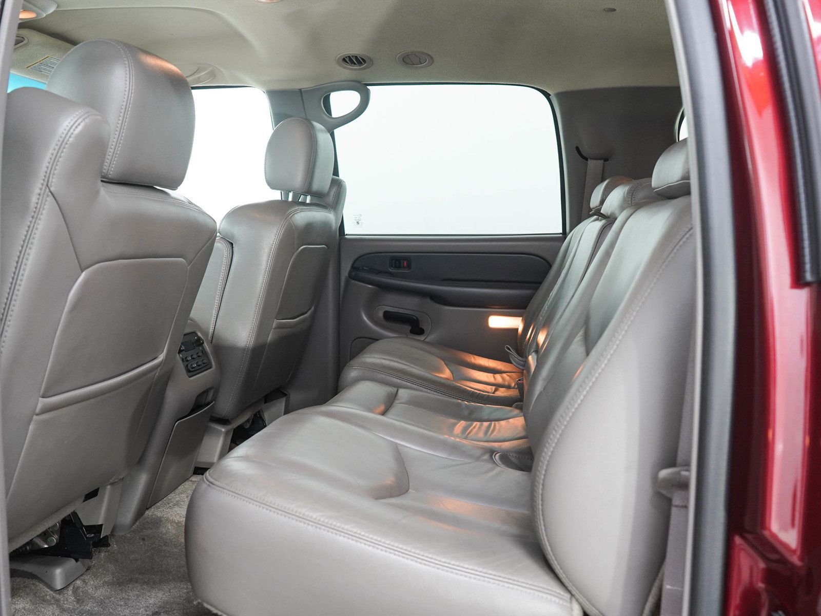 Used 2003 GMC Yukon XL 2500 SLT w/ 1SD Preferred Equipment Group AWD/4WD image 15