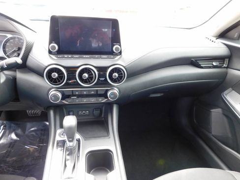 Used 2024 Nissan Sentra SV FWD image 7