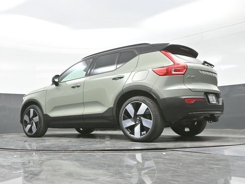 Used 2023 Volvo XC40 Recharge Ultimate image 32