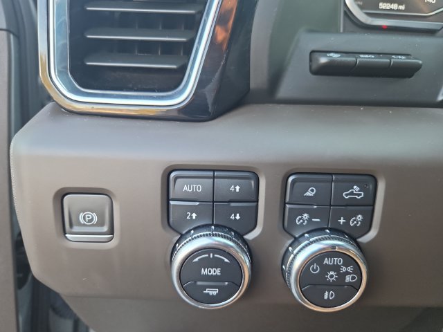 Used 2024 GMC Sierra 2500 Denali w/ Denali Reserve Package AWD/4WD image 25