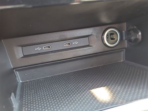 Certified 2025 Volkswagen Taos S image 24