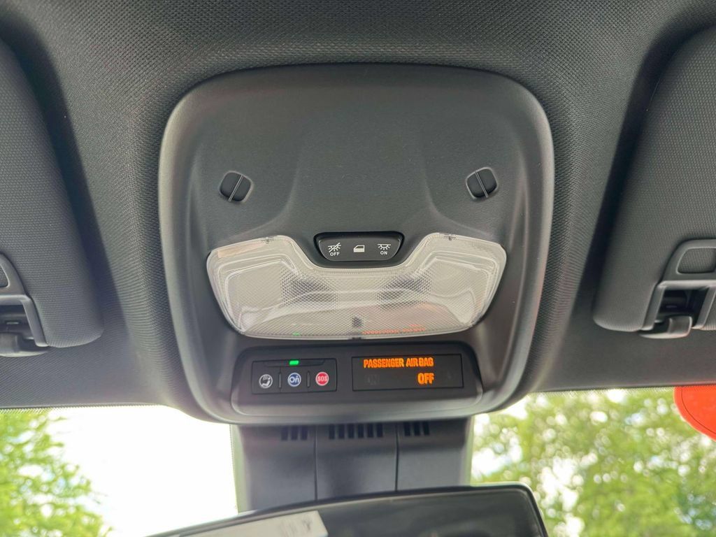 Used 2026 Chevrolet Colorado Trail Boss AWD/4WD image 32
