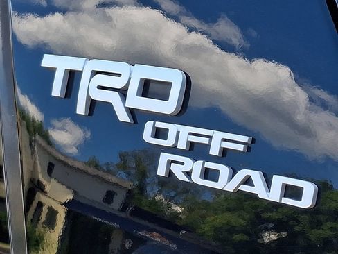 Used 2020 Toyota 4Runner TRD Off-Road AWD/4WD image 30