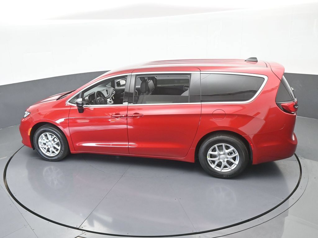New 2026 Chrysler Pacifica Select FWD image 45