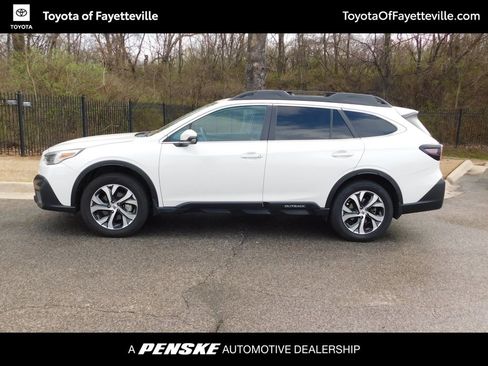 Used 2020 Subaru Outback Limited image 2