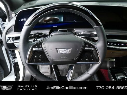 Certified 2024 Cadillac Lyriq Luxury w/ Nappa Leather Package AWD/4WD image 9