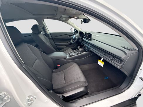 New 2025 Honda Accord SE image 22