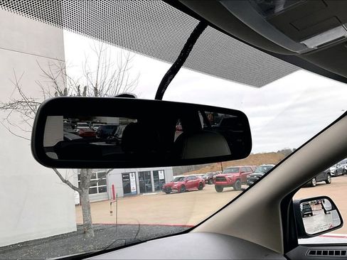 Used 2013 Ford Edge SE image 13