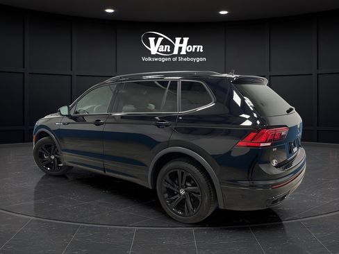 Used 2024 Volkswagen Tiguan SE R-Line AWD/4WD image 5