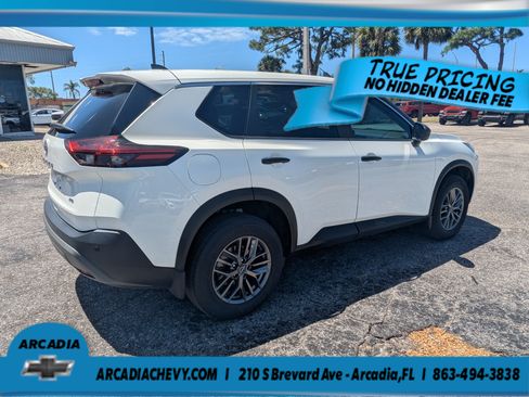 Used 2023 Nissan Rogue S AWD/4WD image 5