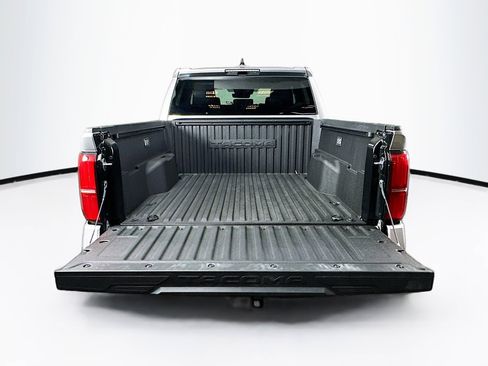 Used 2025 Toyota Tacoma TRD Sport AWD/4WD image 31