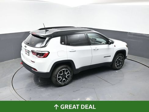 Used 2025 Jeep Compass Trailhawk AWD/4WD image 41