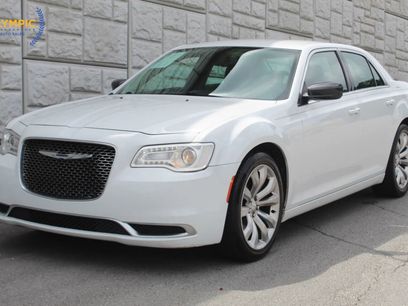 Used 2018 Chrysler 300 Touring w/ Chrome Appearance Package