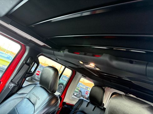 Used 2023 Jeep Wrangler Sahara image 18
