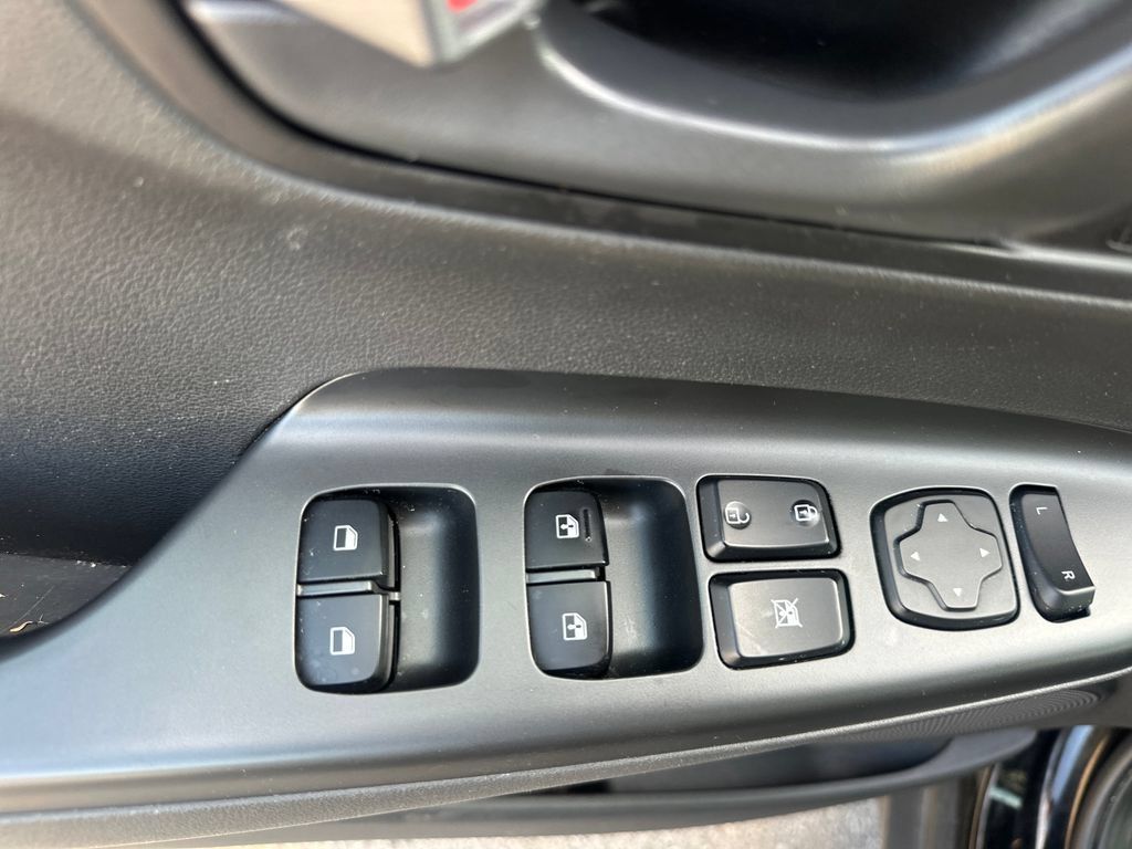 Used 2023 Hyundai Kona SEL w/ Cargo Package AWD/4WD image 39
