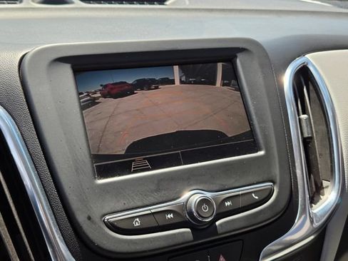Used 2022 Chevrolet Equinox LS w/ LS Convenience Package FWD image 21