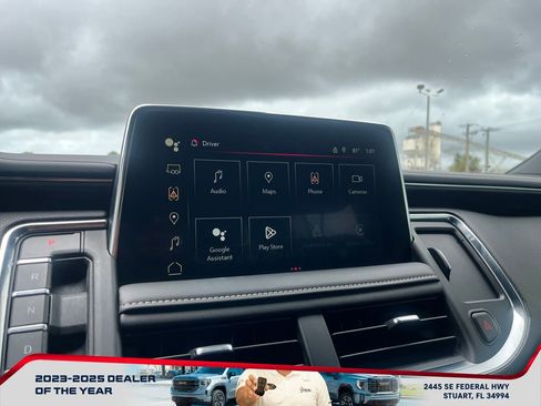 Used 2024 GMC Yukon SLT w/ SLT Luxury Package image 32