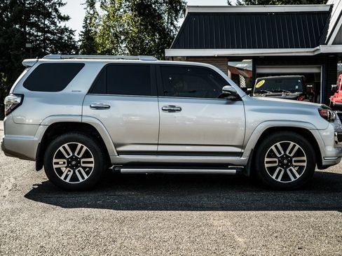 Used 2016 Toyota 4Runner Limited AWD/4WD image 14