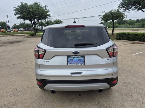 Used 2017 Ford Escape SE w/ SE Cold Weather Package FWD image 7