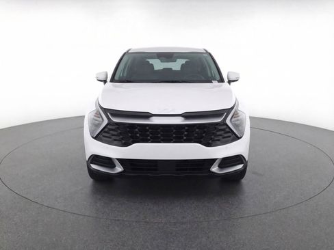 Used 2025 Kia Sportage LX image 2