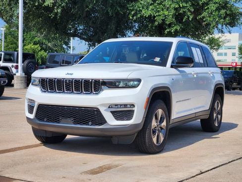 Certified 2022 Jeep Grand Cherokee Limited 4xe w/ Luxury Tech Group II AWD/4WD image 3