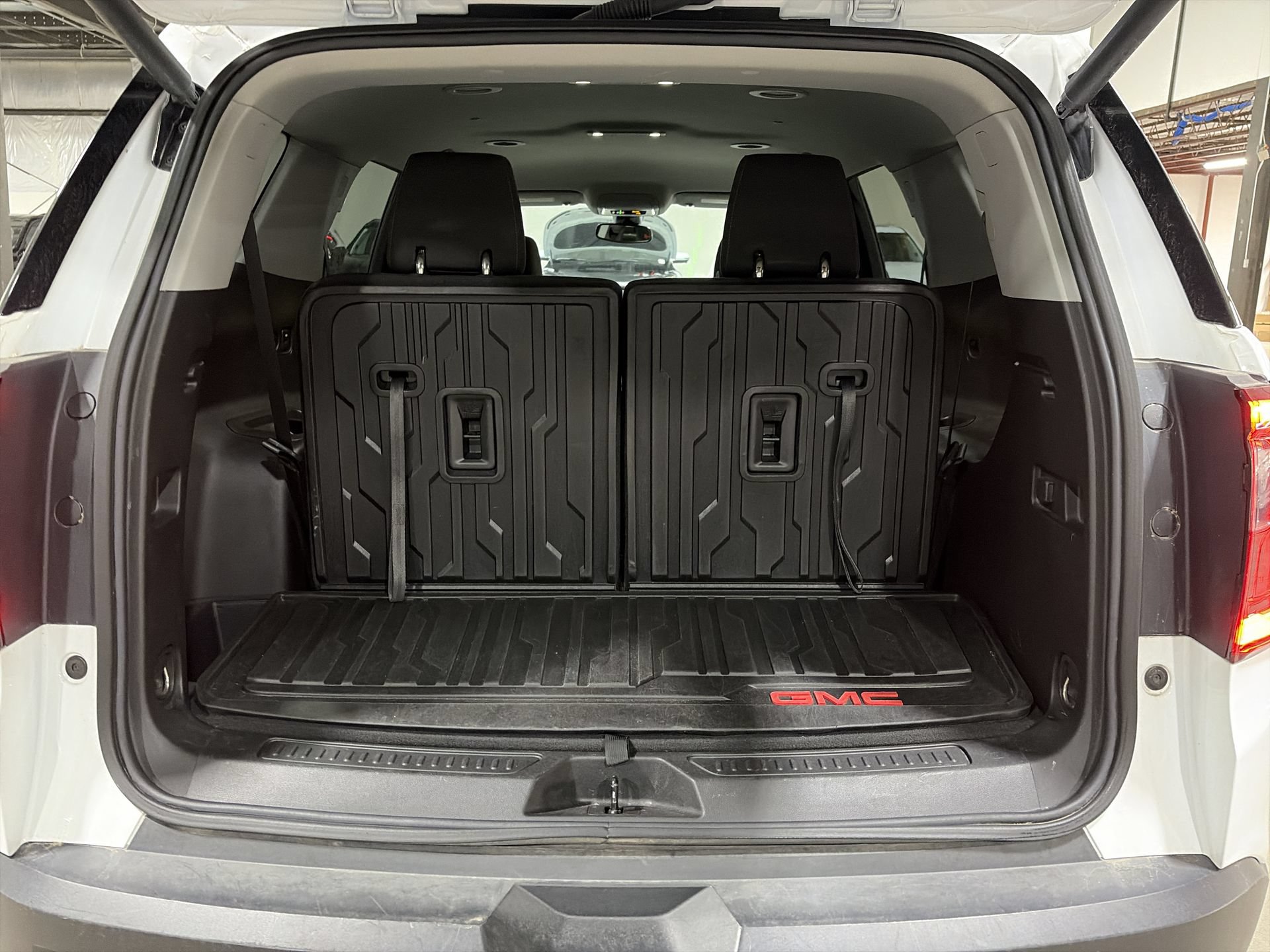 Used 2023 GMC Acadia AT4 w/ LPO, Floor Liner Package AWD/4WD image 28