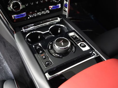 New 2026 Rolls-Royce Cullinan AWD/4WD image 18