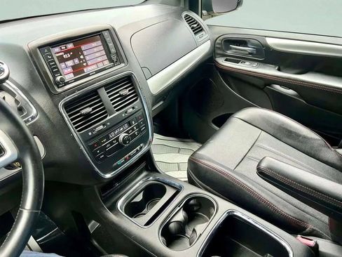 Used 2014 Dodge Grand Caravan R/T image 9