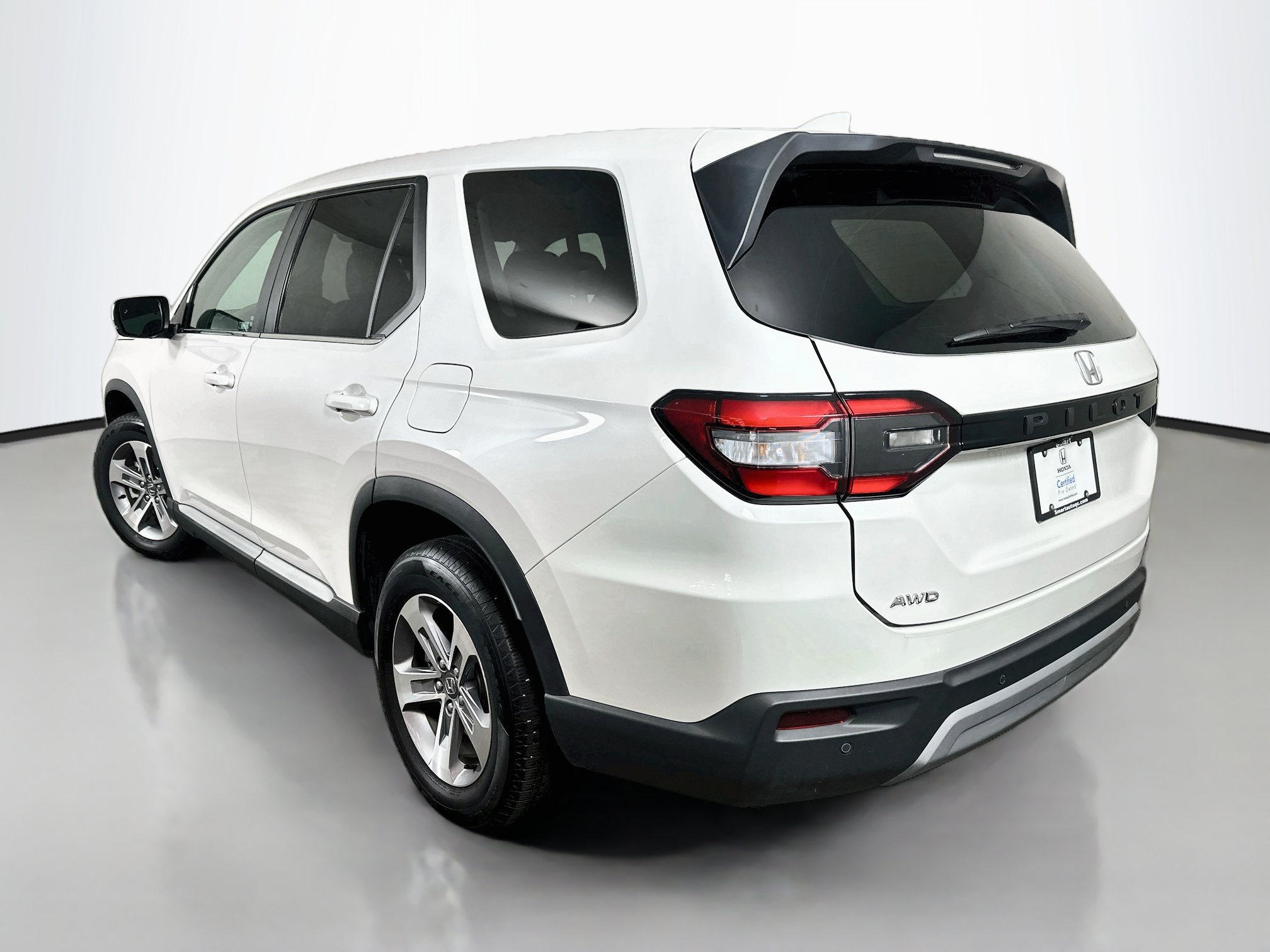 Certified 2025 Honda Pilot EX-L image 5