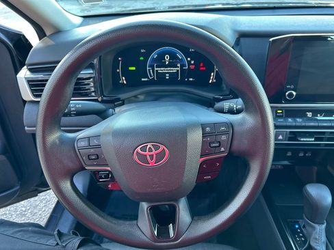 Used 2025 Toyota Camry LE image 15