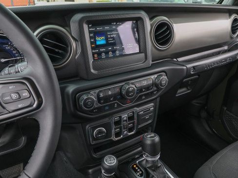 Used 2023 Jeep Wrangler Unlimited w/ Cold Weather Group AWD/4WD image 12