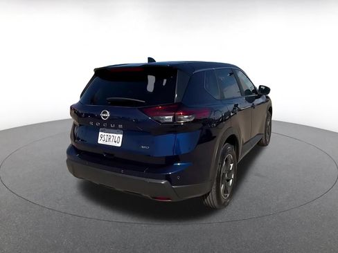 Used 2025 Nissan Rogue SV AWD/4WD image 15