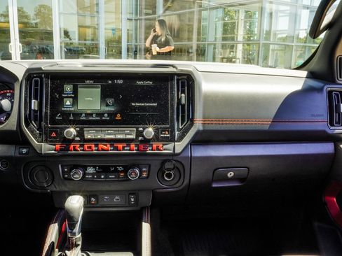 Used 2025 Nissan Frontier Pro-X w/ Pro Convenience Package RWD image 18