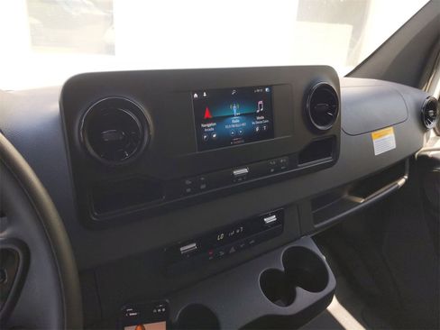 Used 2024 Mercedes-Benz Sprinter 3500 image 6