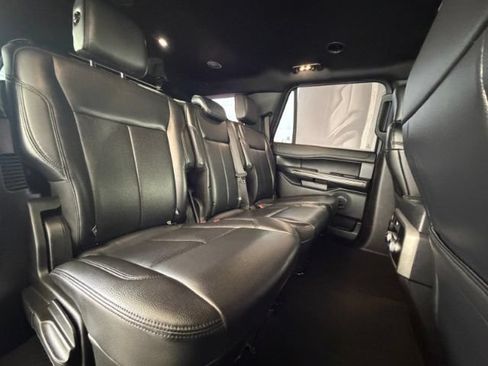 Used 2019 Ford Expedition XLT w/ Equipment Group 201A AWD/4WD image 11