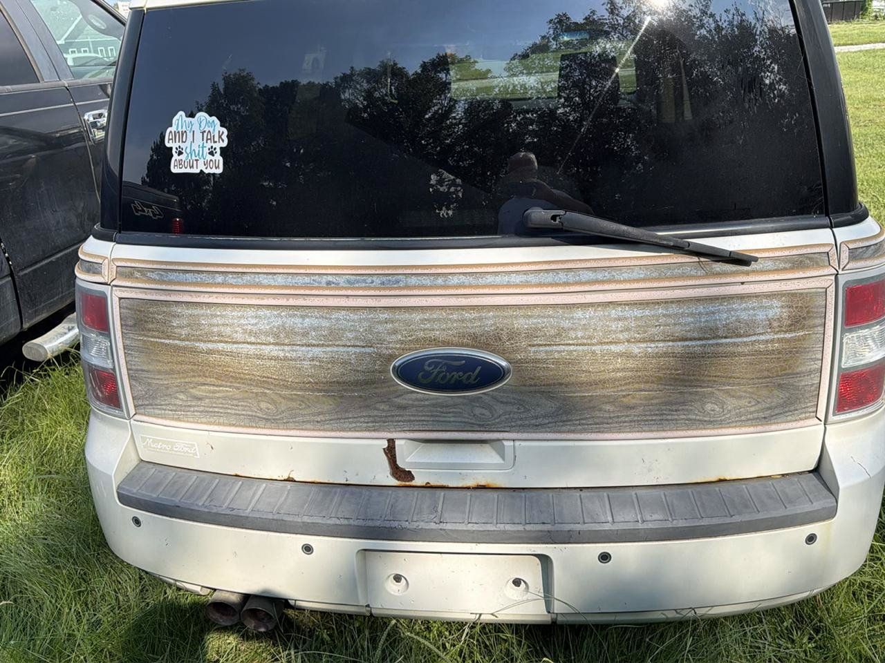 Used 2009 Ford Flex SE FWD image 3