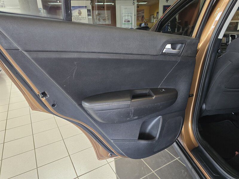 Used 2017 Kia Sportage LX FWD image 10
