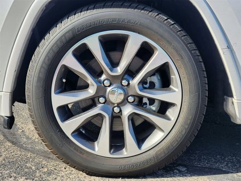 Used 2017 Jeep Grand Cherokee Overland w/ Jeep Active Safety Group image 9