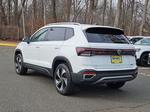 New 2026 Volkswagen Taos SE image 5
