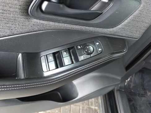 Used 2021 Nissan Rogue S image 19