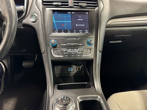 Used 2019 Ford Fusion SE w/ Equipment Group 151A image 24