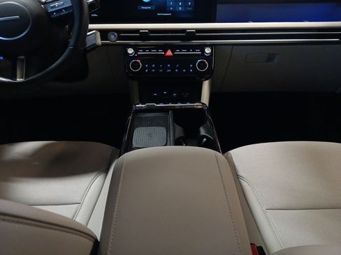 Used 2025 Hyundai Tucson Limited image 11